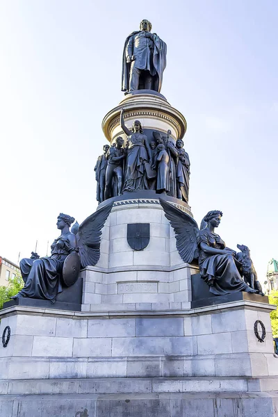 Monument Statue Daniel Connell Connell Street Known Liberator Connell Key — Stock Photo, Image