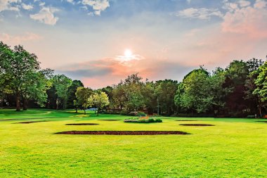 Stephen's Green Park Dublin şaşırtıcı günbatımı