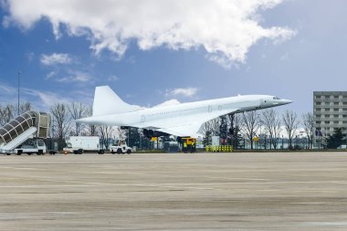 Uçak Concorde bir turistik Paris Cdg Havaalanı olarak ekranda 144 koltuklu bir süpersonik yolcu uçağı