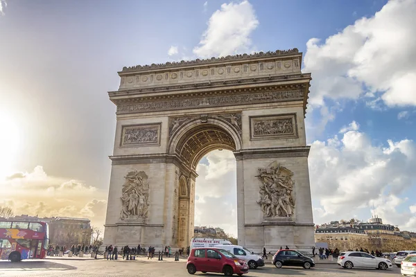 Paris France March 2018 View Arc Triomphe Busy Cobblestone Street — Stock Photo, Image