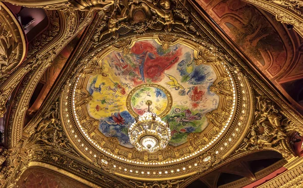 Paris Frankreich März 2018 Kronleuchter Zuschauerraum Des Palais Garnier Paris — Stockfoto