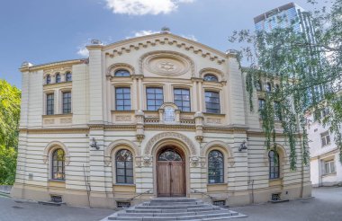 Varşova, Polonya 31 Mayıs 2018: Nozyk Sinagogu, dua, Varşova'daki tek hayatta kalan Ww2 savaş öncesi Yahudi evi
