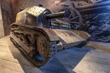 Krakow, Polonya - 3 Haziran 2018: Tankette Oskar Schindler'in emaye fabrikası Müzesi II