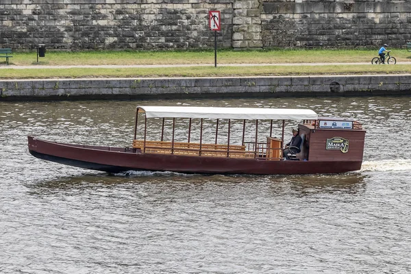 Kraków Polska Czerwca 2018 Turystyczne Łódź Gondola Wiśle — Zdjęcie stockowe