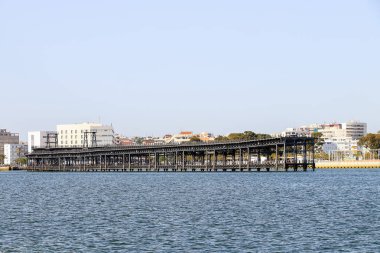 Riotinto Co, Tinto Dock gibi bilinen incelemesi iskeledeki gün batımı. Bu İngilizce Huelva bıraktığı kalır biridir. Dock nerede tüm mineraller Riotinto Huelva Andalusia, İspanya