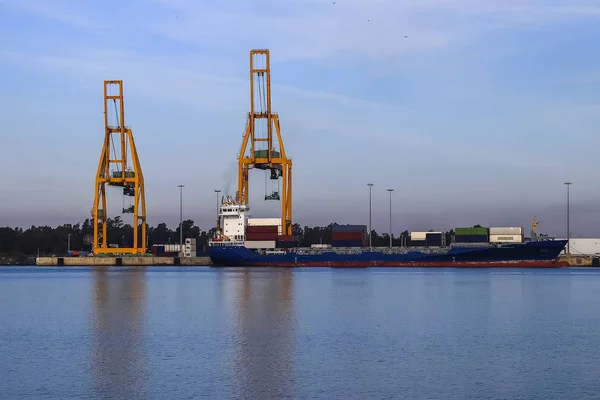 Carga Del Barco Carga Logística Transporte Con Puente Grúa Trabajo —  Fotos de Stock