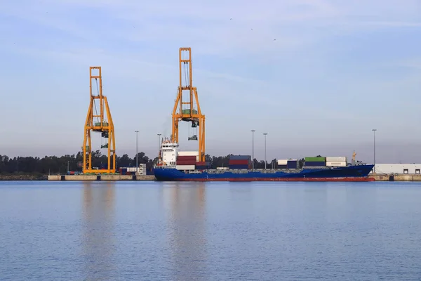 Carga Del Barco Carga Logística Transporte Con Puente Grúa Trabajo —  Fotos de Stock