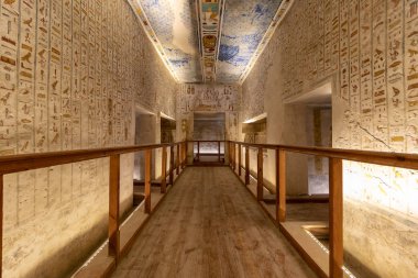 Luxor, Mısır - 11 Eylül 2018: Mezar Kv2 Krallar Vadisi mezar Ramses IV yerdir