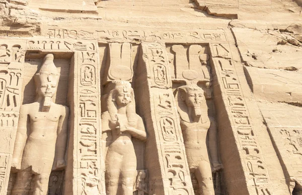 詳細の外装アブシンベル神殿 大神殿ラムセス エジプト — ストック写真