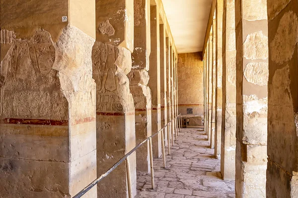 Колонны Храме Хатшепсут Известном Джезер Джезеру Построенный Xviii Династии Фараона — стоковое фото