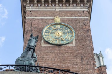 Saat Wawel Katedrali'nde. Krakow, Polonya