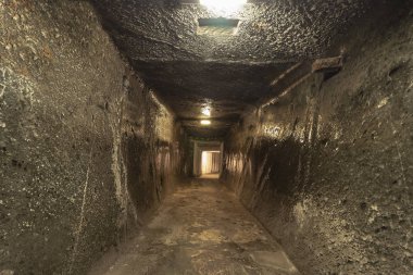 yeraltı koridorda wieliczka tuz madeni