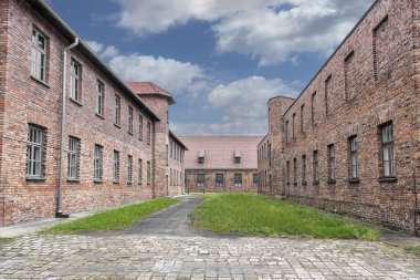 Auschwitz toplama ve imha kampında tutsak kışlalar inşa ve Alman işgalindeki Polonya'da Nazi Almanyası tarafından Üçüncü Reich Durin'in Dünya Savaşı II tarafından işletilen