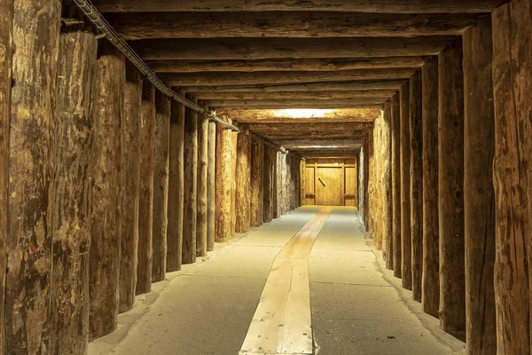 Υπόγειο Διάδρομο Στο Αλατωρυχείο Αλατωρυχεία — Φωτογραφία Αρχείου