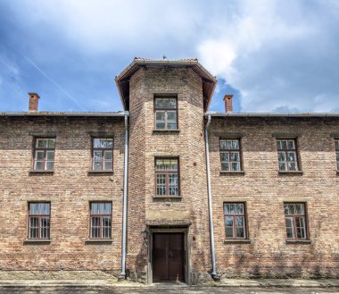 Auschwitz toplama ve imha kampında tutsak kışlalar inşa ve Alman işgalindeki Polonya'da Nazi Almanyası tarafından Üçüncü Reich Durin'in Dünya Savaşı II tarafından işletilen