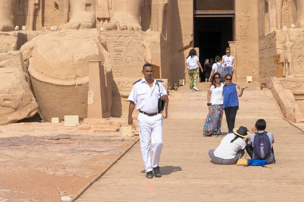 Aswan Egyiptom 2018 Szeptember Egyiptomi Turisztikai Rendőrség Abu Szimbel Turisztikai — Stock Fotó