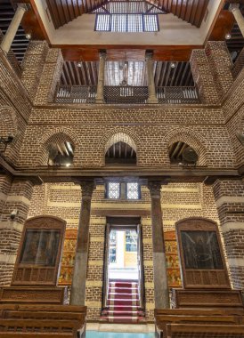 Cairo, Mısır - 16 Eylül 2018: Abu Serga içinde kilise. Aziz Sergius ve Bacchus Kilisesi, olarak da bilinen Abu Serga, Kıpti Kahire'deki en eski olduğunu Kıpti Kilisesi Mısır '