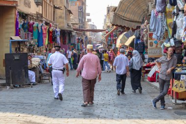 Cairo, Mısır - 16 Eylül 2018: Han el-Halili tarafından yürüyüş t