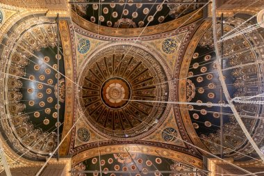 Cairo, Mısır - 16 Eylül 2018: İç kalenin zirvesinde Muhammed Ali Camii, kaymaktaşı Camii olarak da bilinir, yer alan