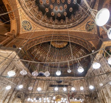 Cairo, Mısır - 16 Eylül 2018: İç kalenin zirvesinde Muhammed Ali Camii, kaymaktaşı Camii olarak da bilinir, yer alan