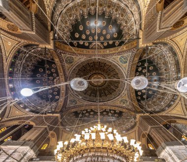 Cairo, Mısır - 16 Eylül 2018: İç kalenin zirvesinde Muhammed Ali Camii, kaymaktaşı Camii olarak da bilinir, yer alan