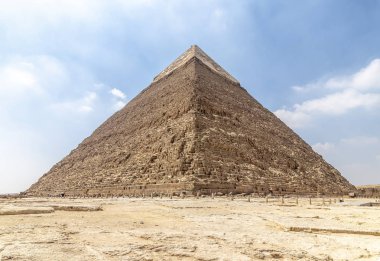 Khafre veya Firavun, piramit olduğunu ikinci en yüksek ve en büyük ikinci Antik Mısır Giza piramitleri ve dördüncü Hanedanı Firavun Khafre (Chefren Türbesi)