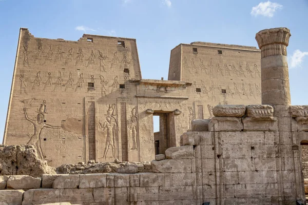 Templo Edfu Dedicado Dios Halcón Horus Situado Orilla Oeste Del —  Fotos de Stock