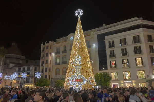 Malaga Spain December 2018 Crowds People Walking Decorated Christmas Tree — Stock Photo, Image