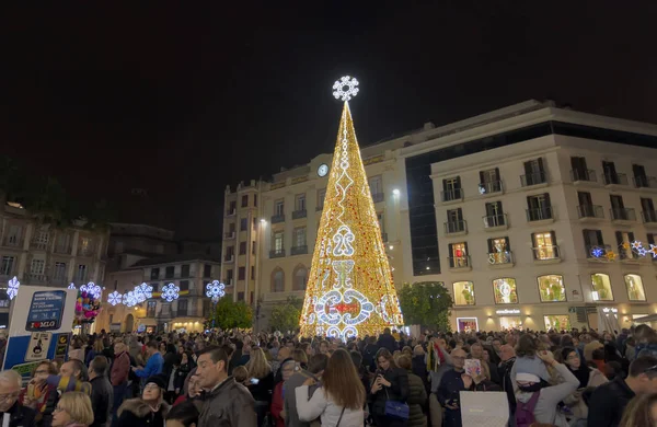 Malaga Spain December 2018 Crowds People Walking Decorated Christmas Tree — Stock Photo, Image