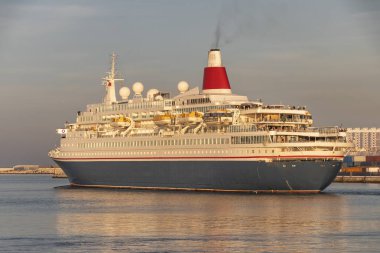 Yolcu gemisi kalkış zamanında denize Cadiz cruise