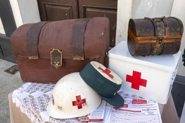 Moguer, Huelva, İspanya - 24 Şubat 2019: Kızıl Haç, H ürünler