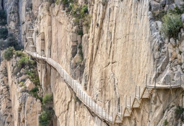 El Caminito del Rey (Kral'ın küçük yol). Tutturulmuş bir geçit 