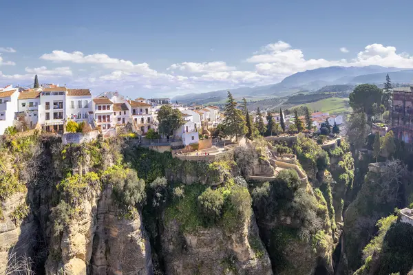 Ronda, Hiszpania Stary miejski krajobraz na wąwozie Tajo — Zdjęcie stockowe