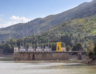 Hidroelektrik santrali bakım aşamasında