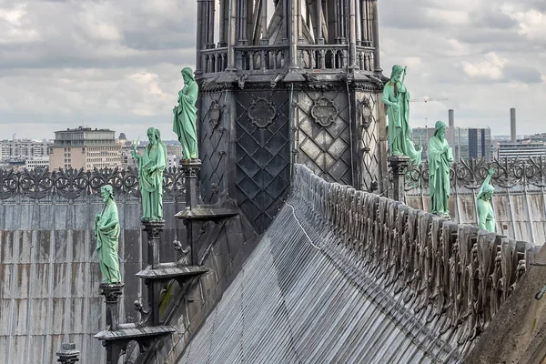Paryż, Francja-15 marca 2018: szczegóły wieży Notre dam — Zdjęcie stockowe