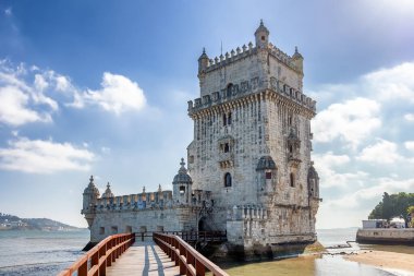Portekiz 'in Lizbon belediyesine bağlı Santa Maria de Belem sivil kilisesinde Belem Kulesi