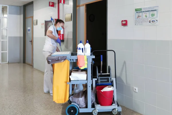 Huelva Espanha Junho 2020 Serviço Limpeza Dentro Hospital Juan Ramon — Fotografia de Stock