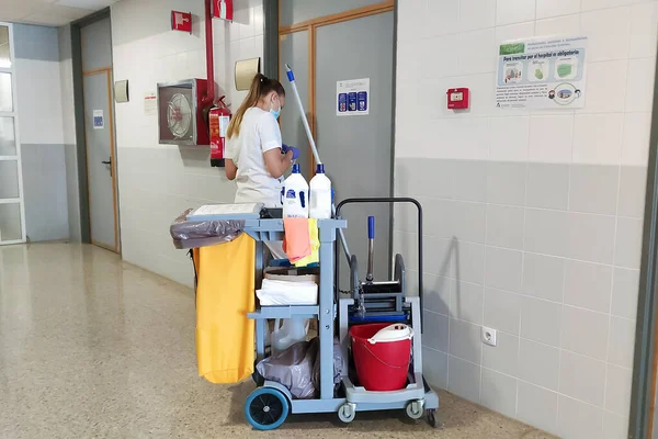 Huelva Espanha Junho 2020 Serviço Limpeza Dentro Hospital Juan Ramon — Fotografia de Stock