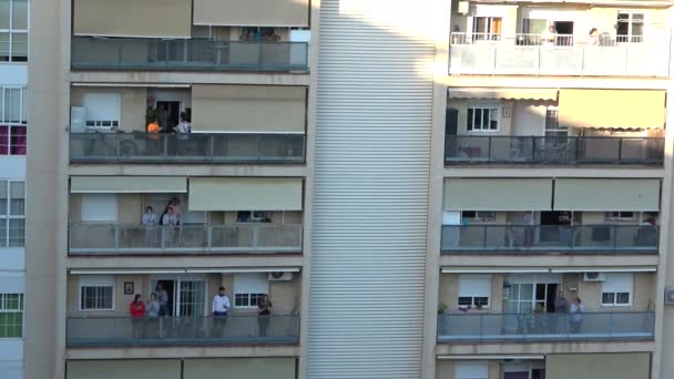 Huelva España Abril 2020 Los Ciudadanos Quedan Casa Aplauden Todos — Vídeo de stock