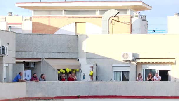 Huelva Spain April 2020 Citizens Staying Home Clapping Everyday Balconies — Stock Video