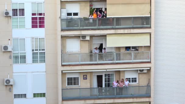 Huelva España Abril 2020 Los Ciudadanos Quedan Casa Aplauden Todos — Vídeo de stock