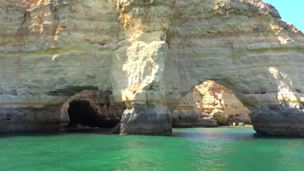Krásná Přírodní Srdce Oblouk Marinha Mesquita Pláž Algarve Portugalsko — Stock video