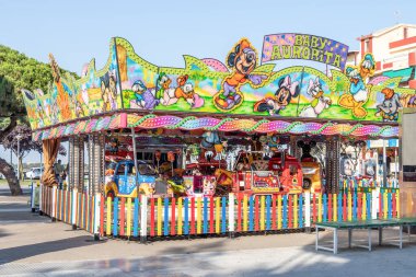 Punta Umbria, Huelva, İspanya - 10 Temmuz 2020: Punta Umbria köyünden Calle Ancha, İspanya