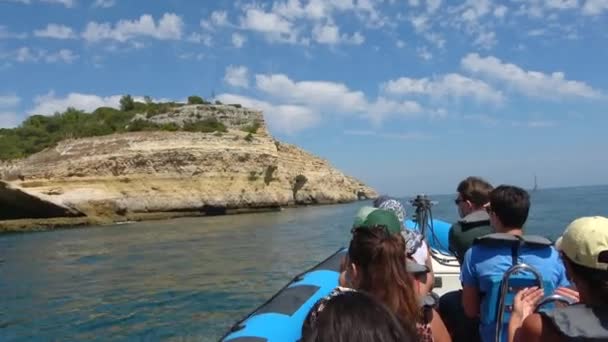 Lagoa Portugal Julho 2020 Vista Barco Velocidade Turística Das Falésias — Vídeo de Stock