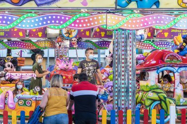 Punta Umbria, Huelva, İspanya - 10 Temmuz 2020: Punta Umbria köyünden Calle Ancha, İspanya