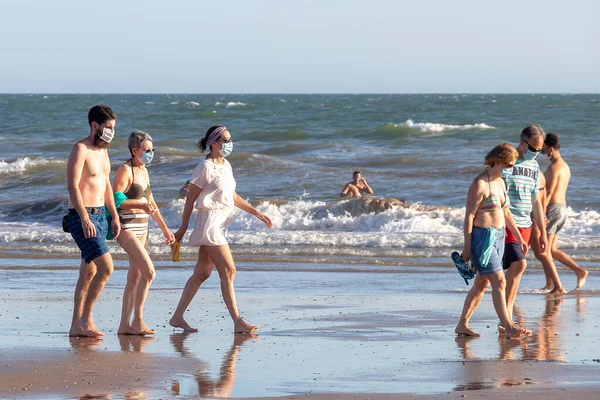 Punta Umbria Huelva Ισπανία Αυγούστου 2020 Άνθρωποι Που Περπατούν Στην — Φωτογραφία Αρχείου