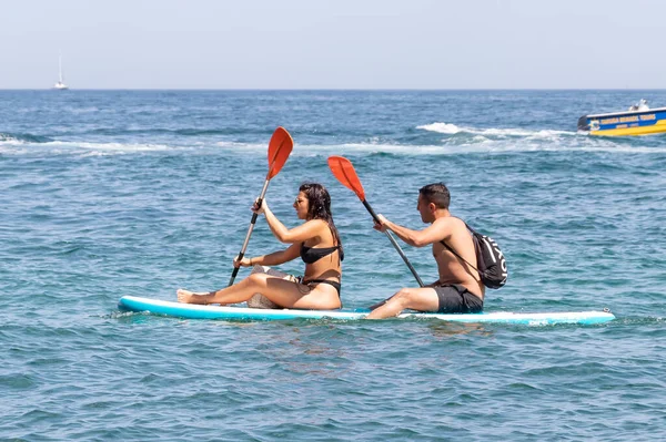 Lagoa Portugal July 2020 Couple Paddle Surfing Benagil Caves Turquoise — Stock Photo, Image