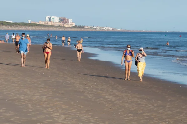 Punta Umbria Huelva Ισπανία Αυγούστου 2020 Άνθρωποι Που Περπατούν Στην — Φωτογραφία Αρχείου