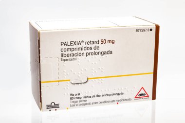 Huelva, İspanya - 23 Eylül 2020: İspanyol Tapentadol Kutusu, Palexia markası. Norepinefrin geri alma inhibitörü olarak çift eylem modu ile benzenoid sınıfının merkezi etkili ağrı kesici 