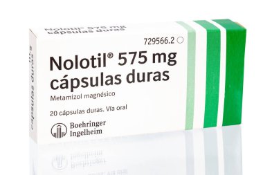 Huelva, İspanya-9 Ekim 2020: Boehringer Ingelheim 'dan İspanyol Metamizol Markası Nolotil. Ağrı kesici, spazm giderici ve ateş. Ayrıca iltihap önleyici etkileri de var.. 